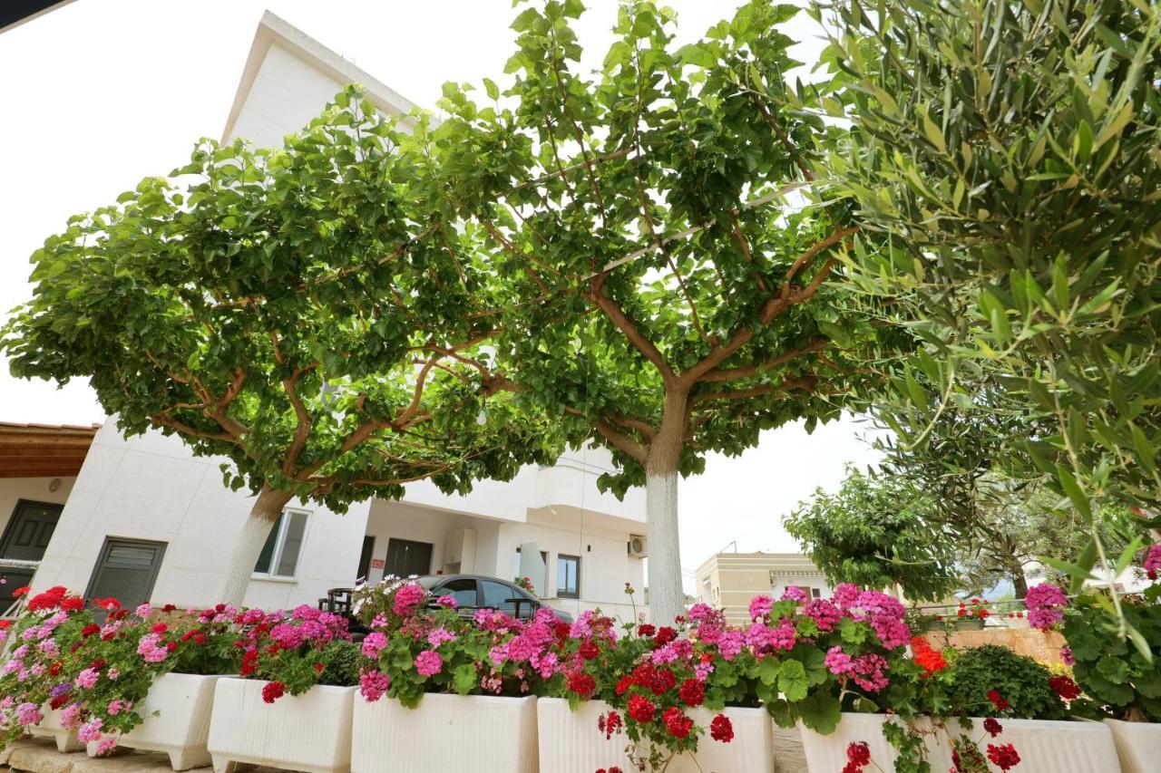 Guest House Gerard Ksamil Exterior photo